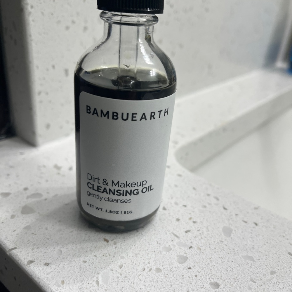 Bambu Earth Cleansing Oil and exfoliating polish